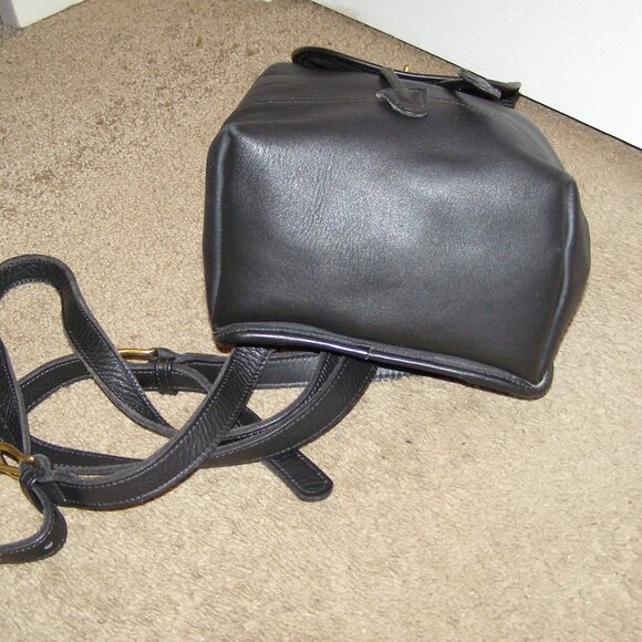 Vintage COACH black leather Backpack - Picture 7 of 14